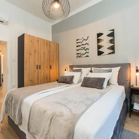 Maraska Lux Apartment *