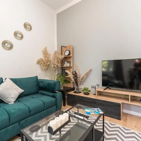 Apartment Maraska Lux